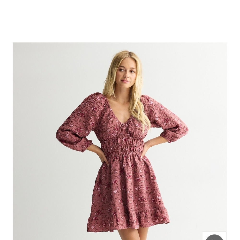 *NWT*Women's Mauve Floral V-Neck Smocked Waist Dress